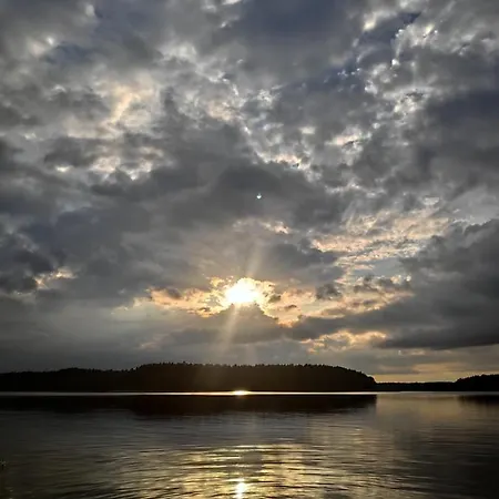 Prázdninový dům Zakatek Wdzydze Z Widokiem Na Jezioro -domek Nr 19