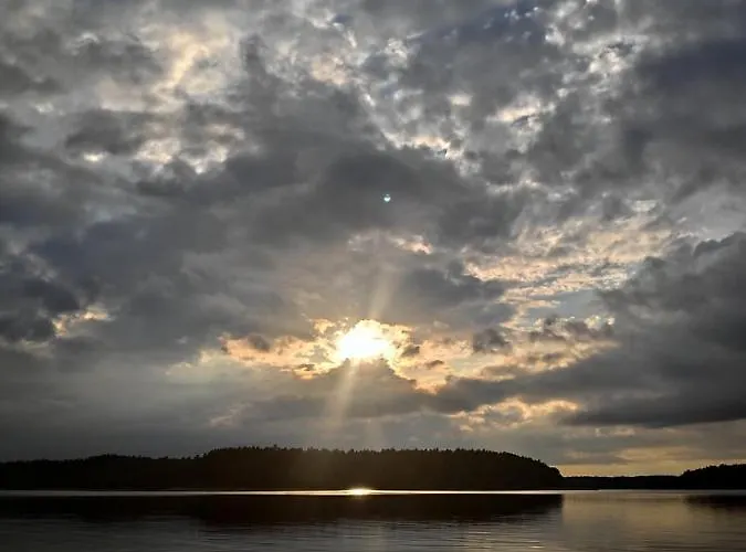 Semesterbostad Zakatek Wdzydze Z Widokiem Na Jezioro -domek Nr 19