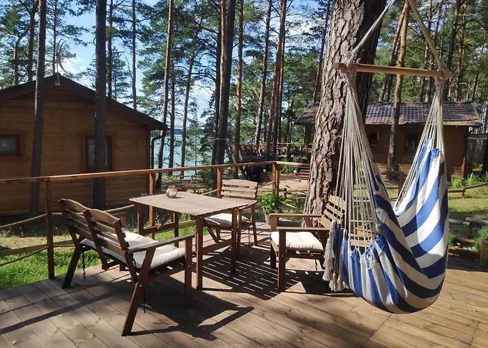 Semesterbostad Zakatek Wdzydze Z Widokiem Na Jezioro -domek Nr 19 Borsk