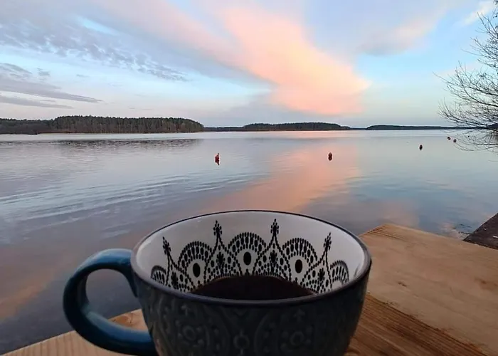 Semesterbostad Zakatek Wdzydze Z Widokiem Na Jezioro -domek Nr 19 *