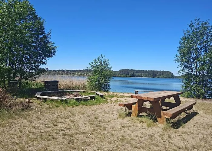 Semesterbostad Zakatek Wdzydze Z Widokiem Na Jezioro -domek Nr 19