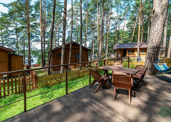 Semesterbostad Zakatek Wdzydze Z Widokiem Na Jezioro -domek Nr 19 Borsk